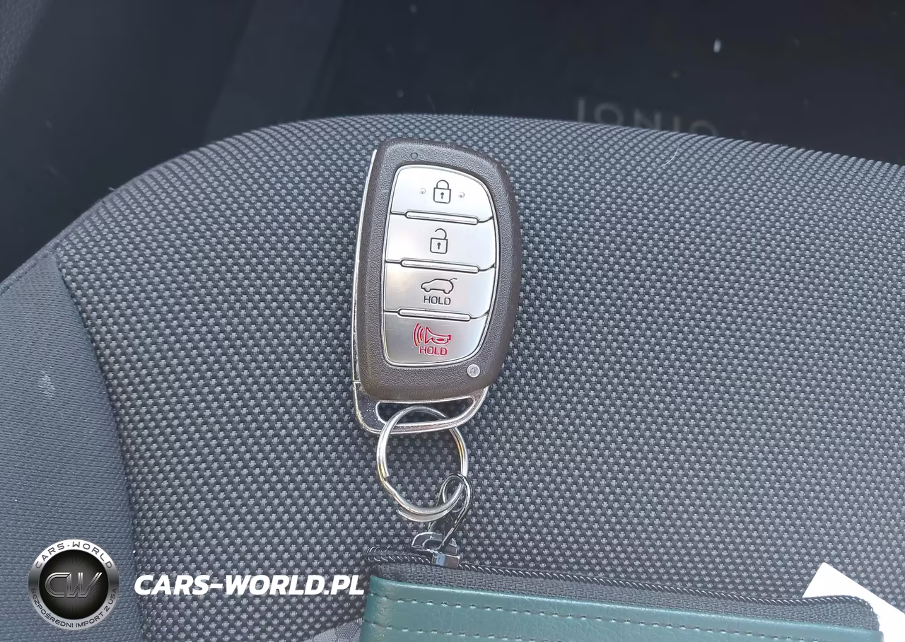 2018 Hyundai Ioniq Hybrid Blue VIN:KMHC65LC6JU076570 - 11