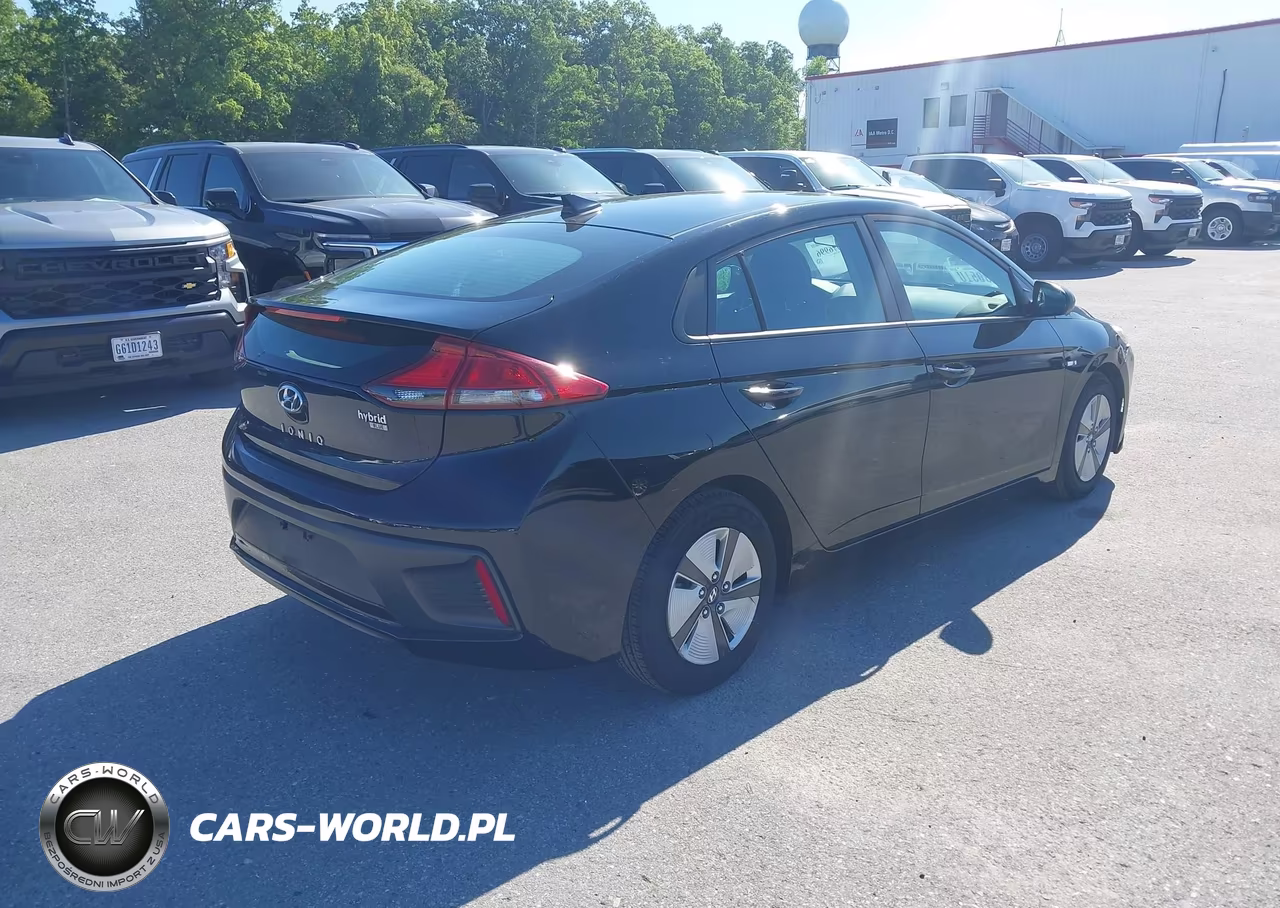 2018 Hyundai Ioniq Hybrid Blue VIN:KMHC65LC6JU076570 - 4