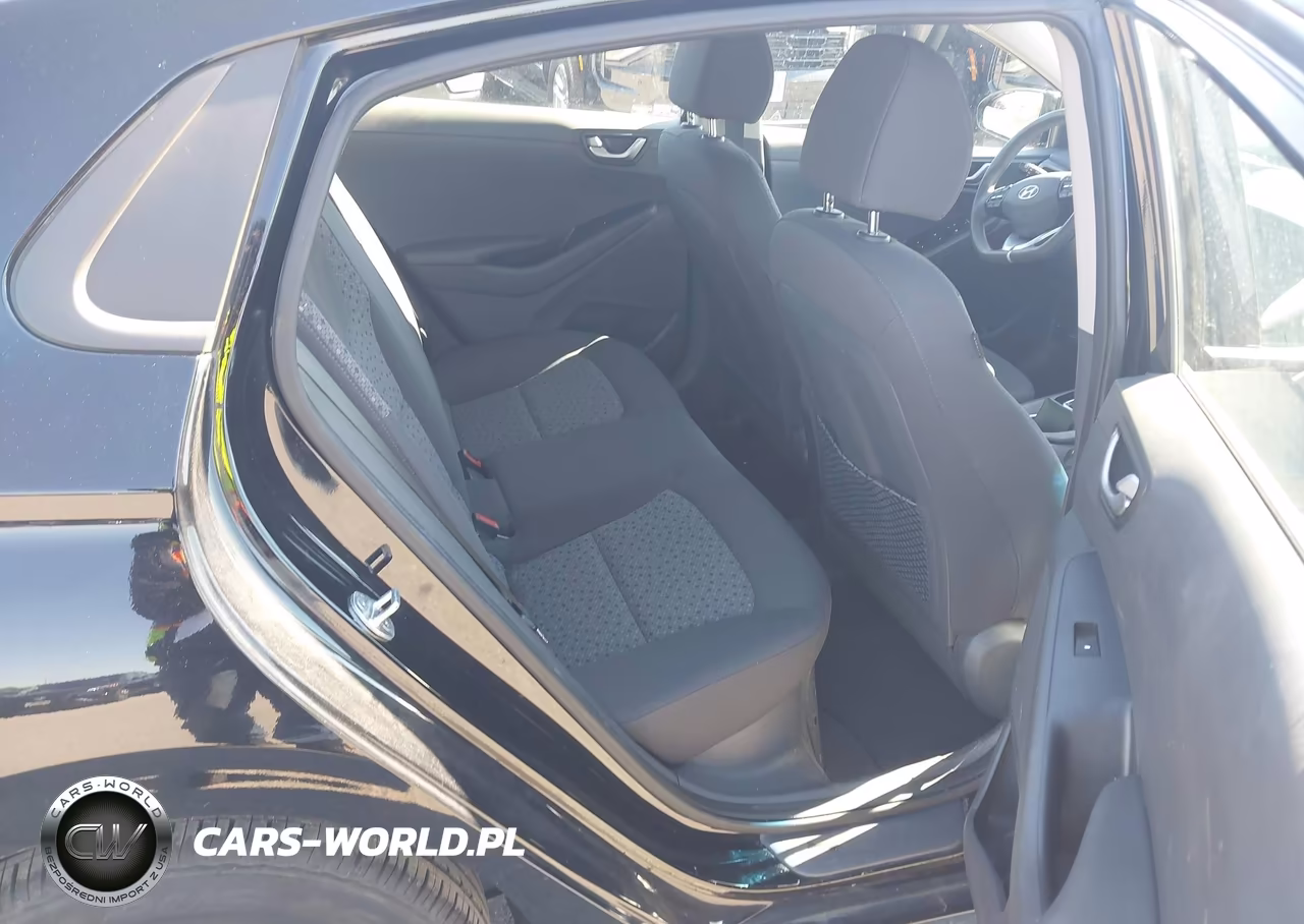 2018 Hyundai Ioniq Hybrid Blue VIN:KMHC65LC6JU076570 - 8