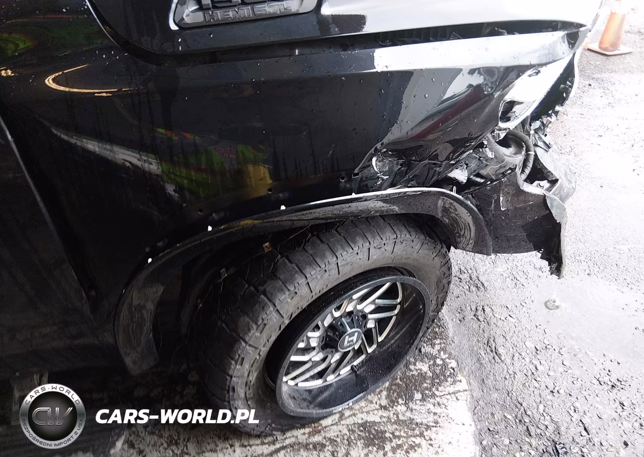 2019 Ram 1500 Limited 4X4 6'4 Box VIN:1C6SRFPT0KN774344 - 17