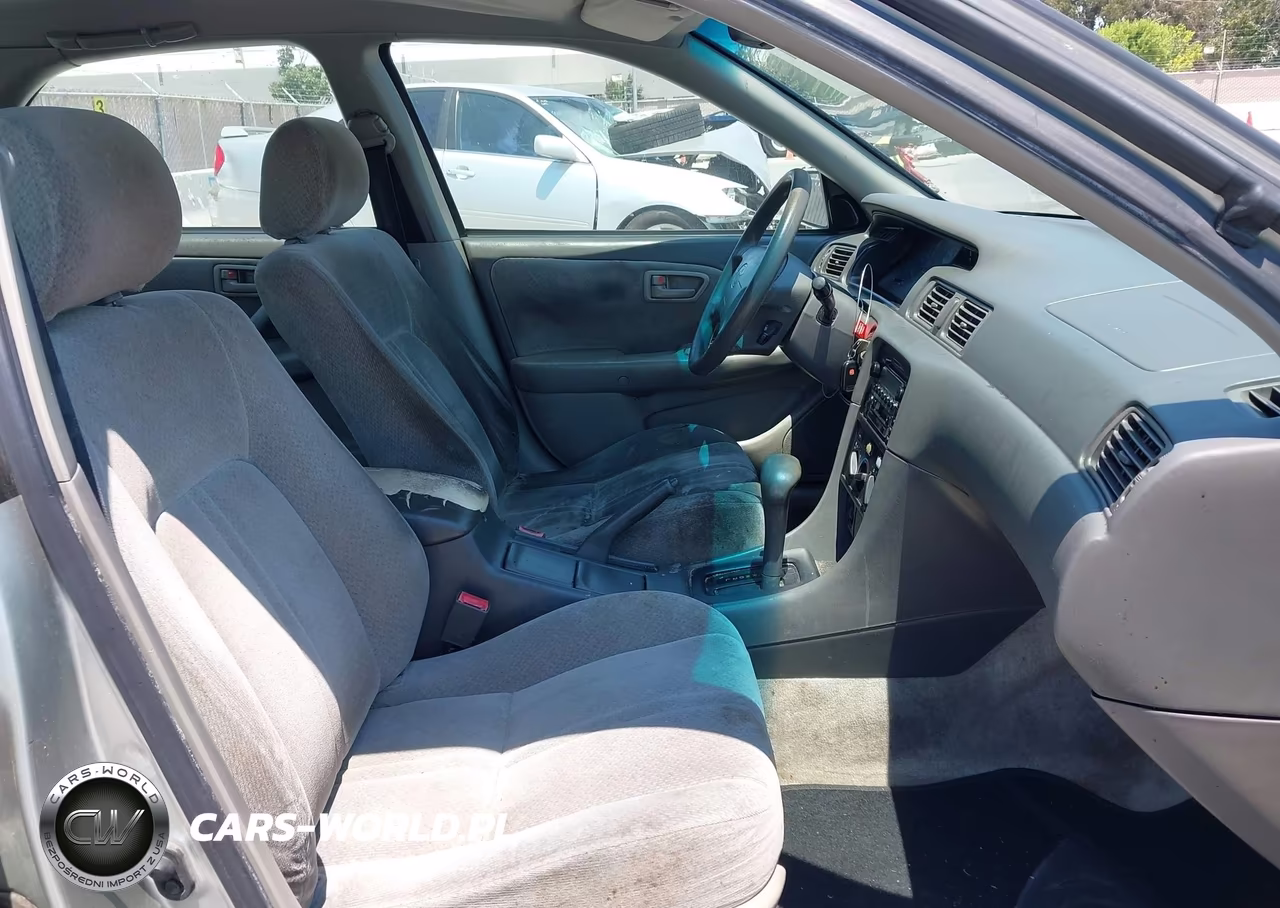 2000 Toyota Camry Le VIN:JT2BG22K5Y0504790 - 5
