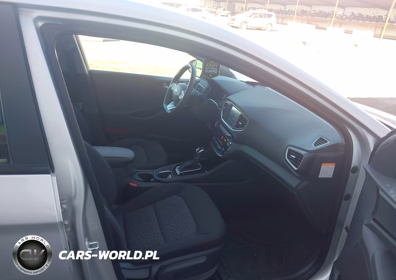 2019 Hyundai Ioniq Hybrid Blue VIN:KMHC65LC6KU106877 - 5