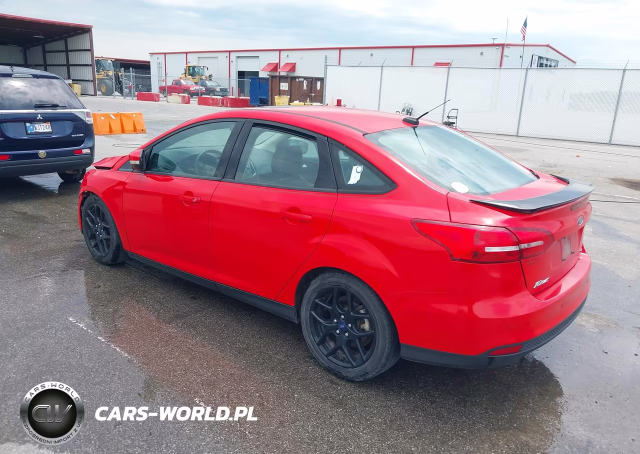 2016 Ford Focus Se VIN:1FADP3F26GL329968 - 3