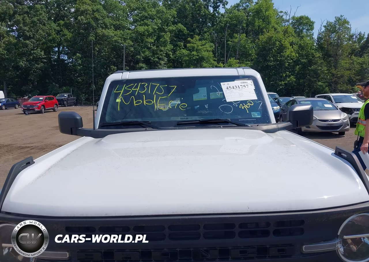 2022 Ford Bronco VIN:1FMDE5CH2NLB74011 - 10