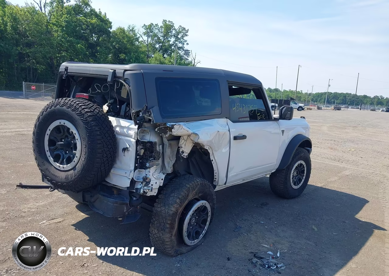 2022 Ford Bronco VIN:1FMDE5CH2NLB74011 - 4