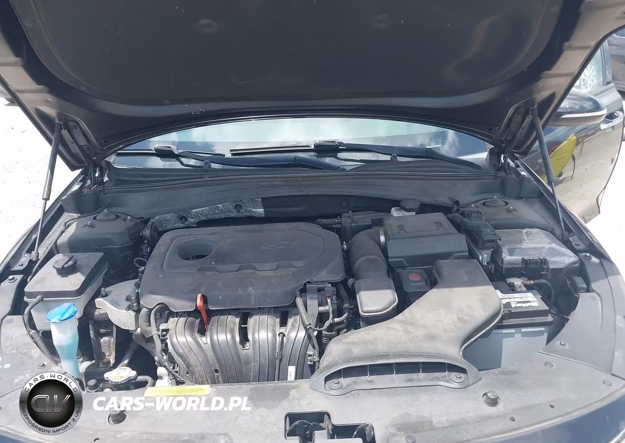 2018 Kia Optima S VIN:5XXGT4L35JG188081 - 10