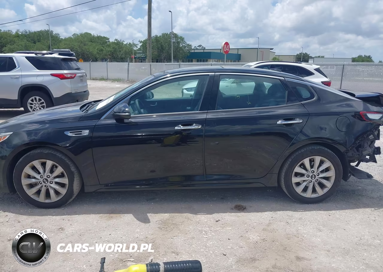 2018 Kia Optima S VIN:5XXGT4L35JG188081 - 15