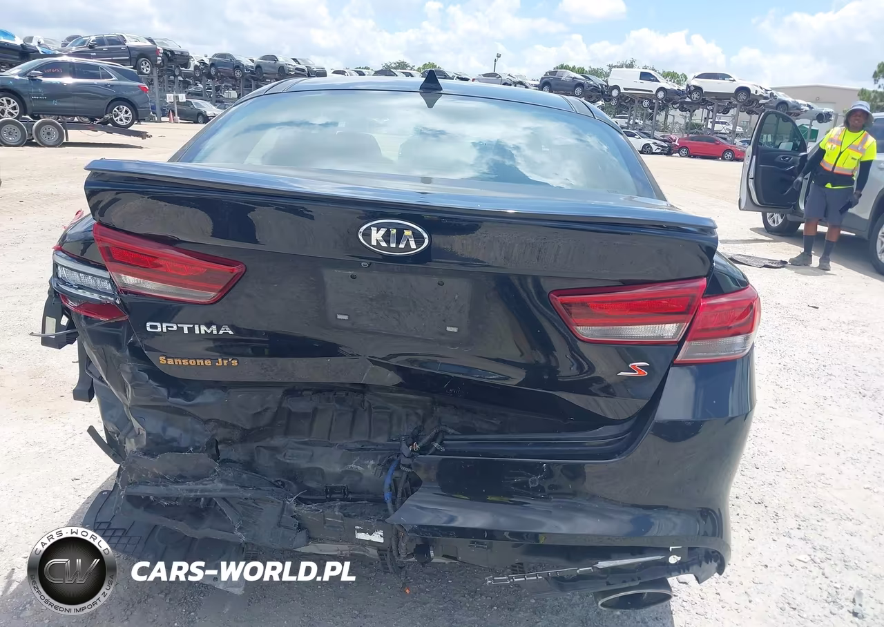 2018 Kia Optima S VIN:5XXGT4L35JG188081 - 17