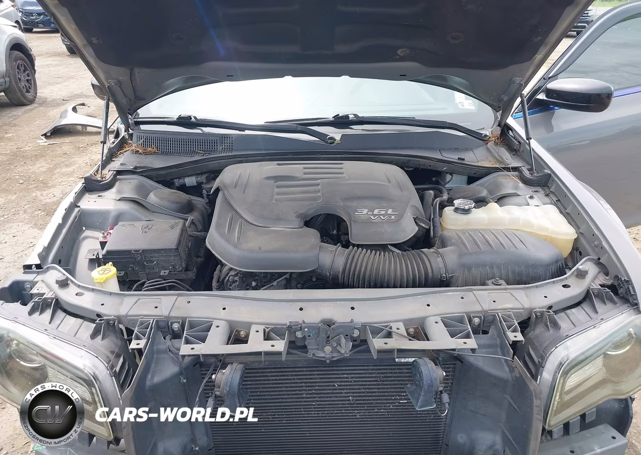 2018 Chrysler 300 Limited VIN:2C3CCAEG2JH149012 - 10