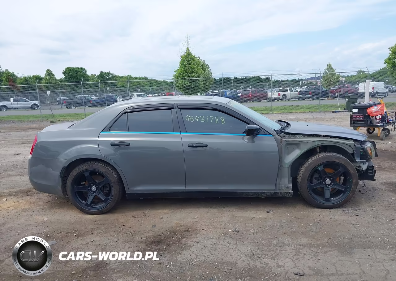 2018 Chrysler 300 Limited VIN:2C3CCAEG2JH149012 - 14