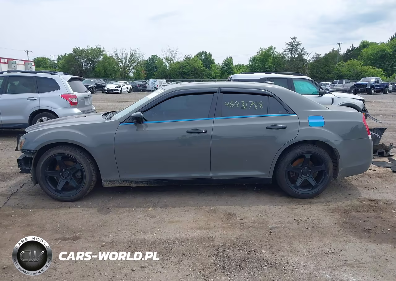 2018 Chrysler 300 Limited VIN:2C3CCAEG2JH149012 - 15