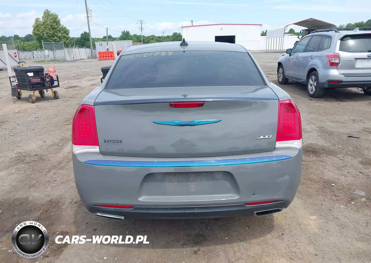 2018 Chrysler 300 Limited VIN:2C3CCAEG2JH149012 - 17