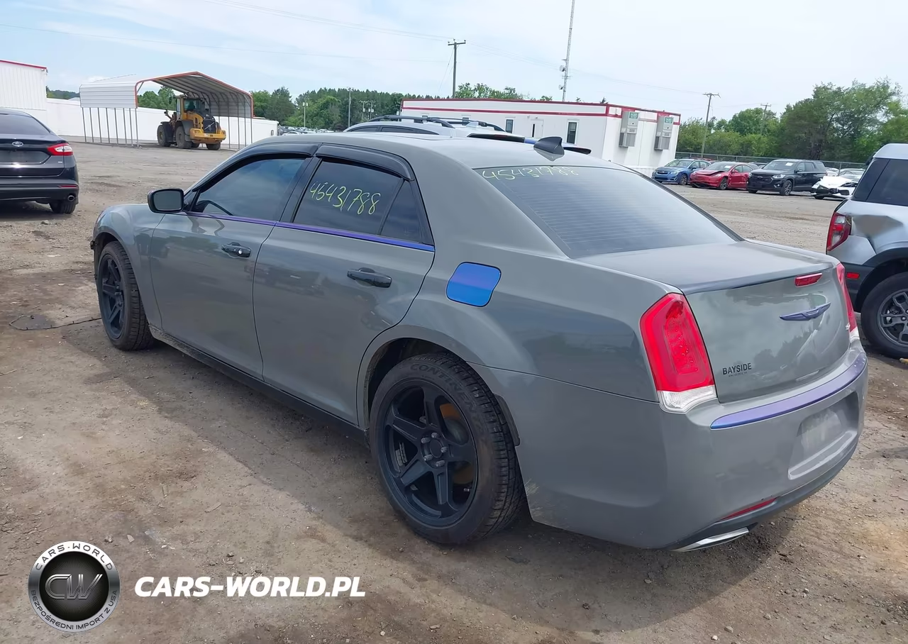 2018 Chrysler 300 Limited VIN:2C3CCAEG2JH149012 - 3