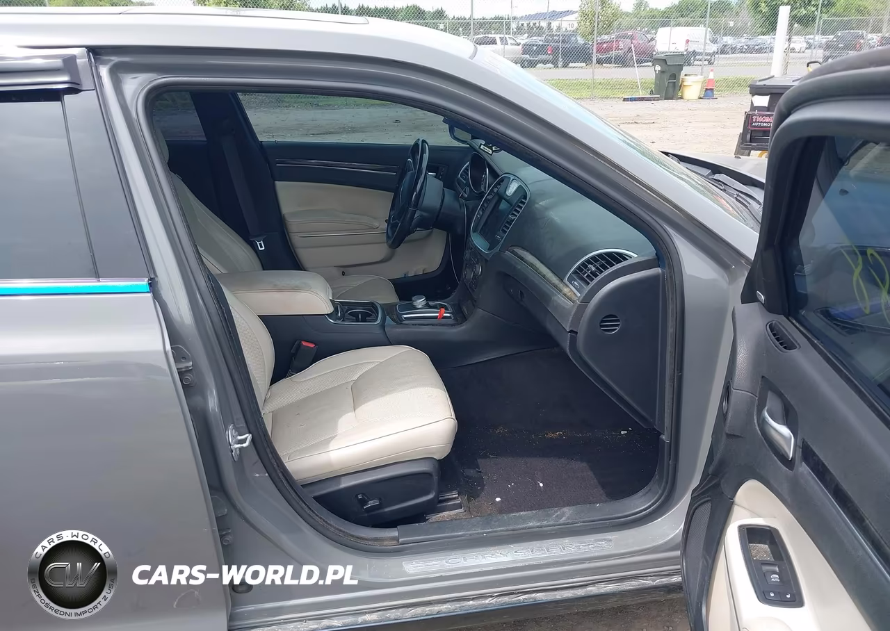 2018 Chrysler 300 Limited VIN:2C3CCAEG2JH149012 - 5