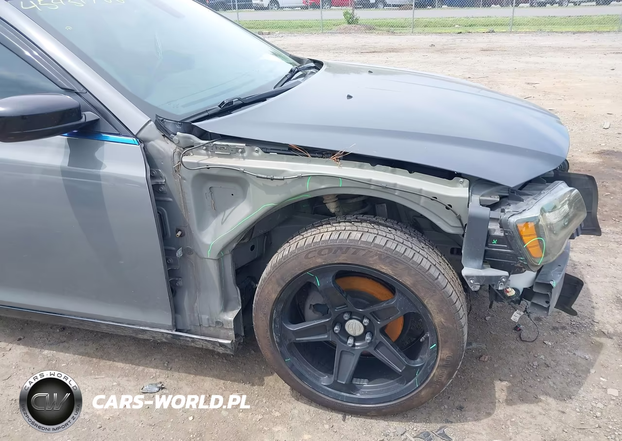 2018 Chrysler 300 Limited VIN:2C3CCAEG2JH149012 - 6