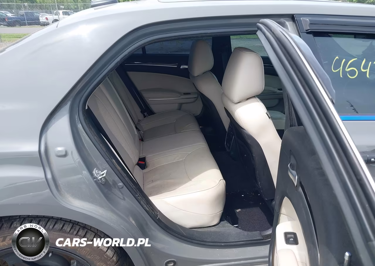 2018 Chrysler 300 Limited VIN:2C3CCAEG2JH149012 - 8