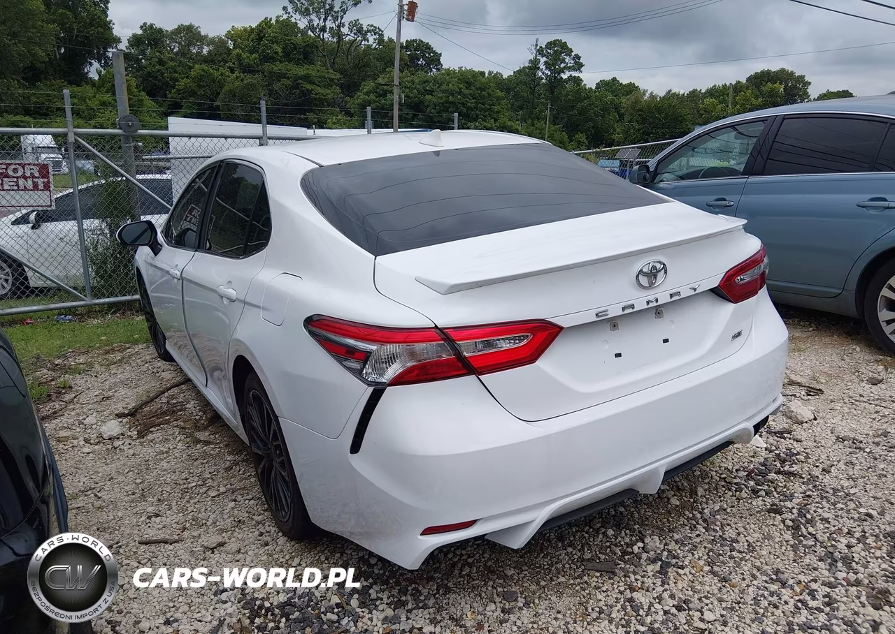 2020 Toyota Camry Se VIN:4T1G11AK9LU360331 - 3
