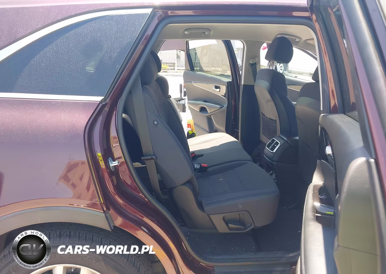 2018 Kia Sorento 3.3L Lx VIN:5XYPGDA51JG409826 - 8