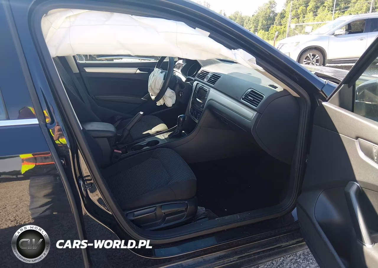 2017 Volkswagen Passat 1.8T S VIN:1VWAT7A33HC016407 - 5