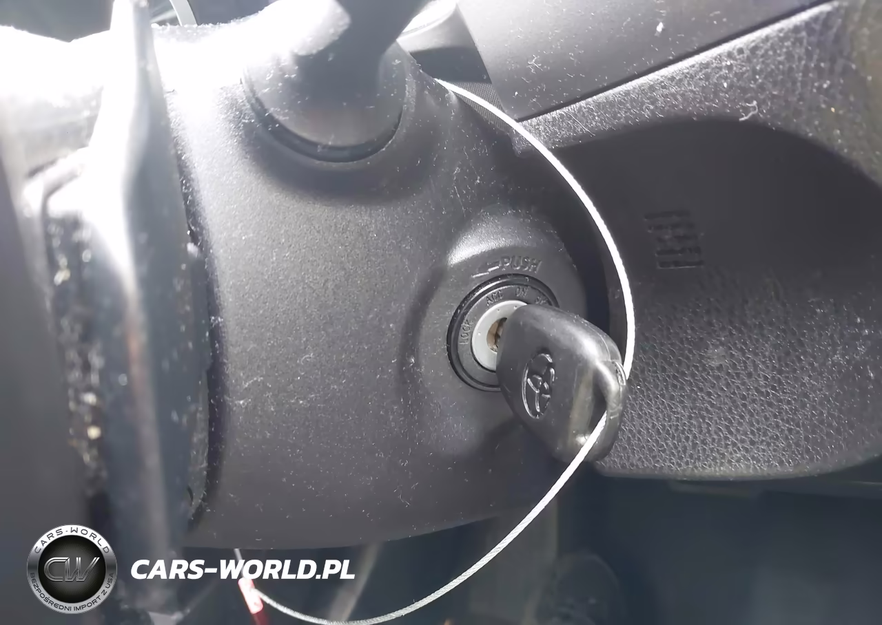 2015 Toyota Corolla S VIN:5YFBURHE8FP241353 - 11