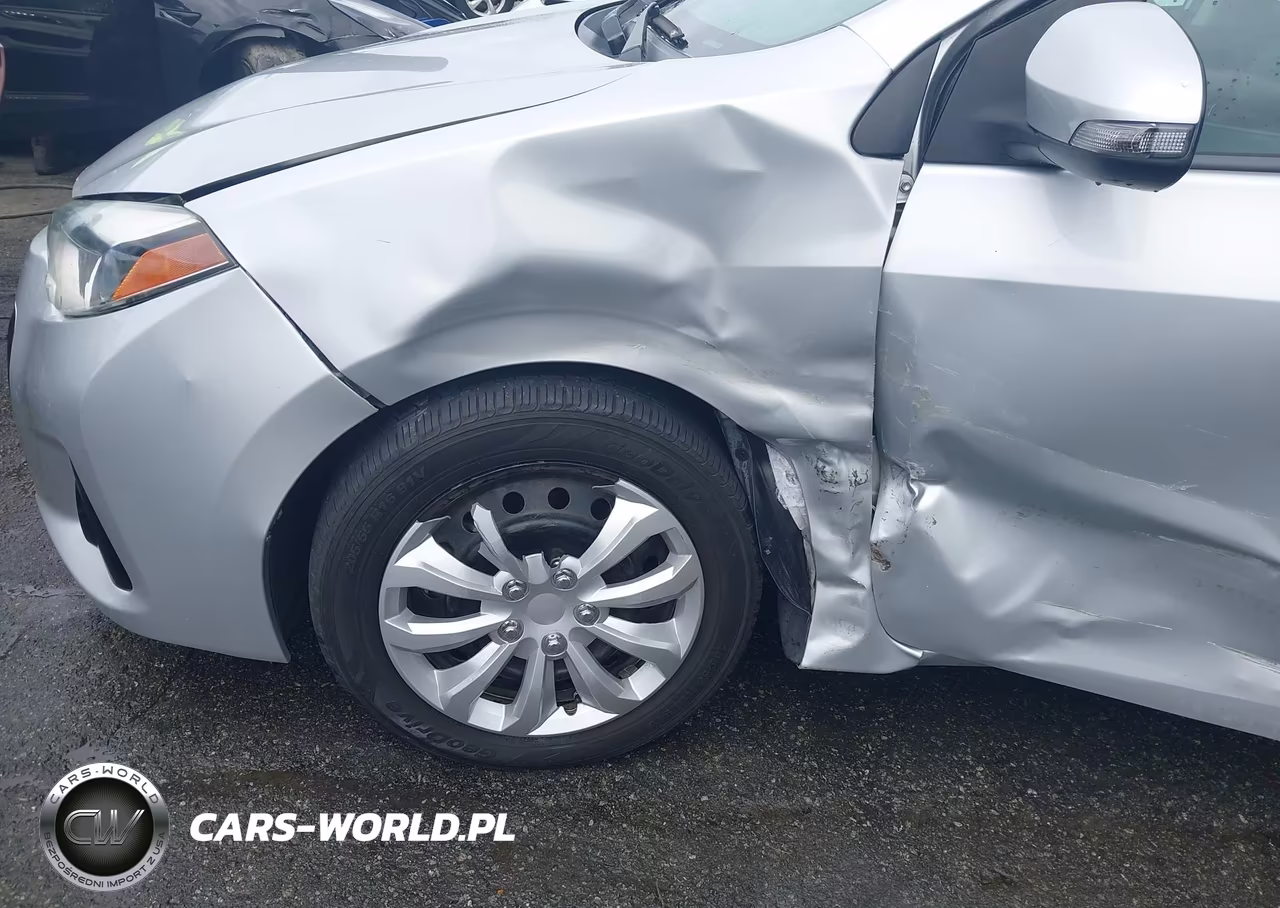 2015 Toyota Corolla S VIN:5YFBURHE8FP241353 - 6
