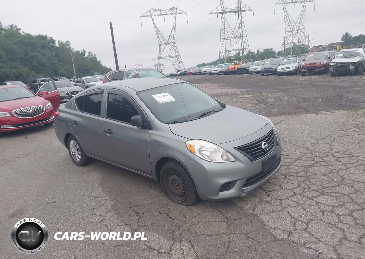 2013 Nissan Versa 1.6 S – zdjęcie 1 z 16
