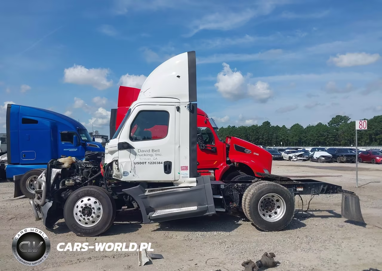 2019 Freightliner New Cascadia 126 VIN:3AKJHLDR2KSKB3839 - 14
