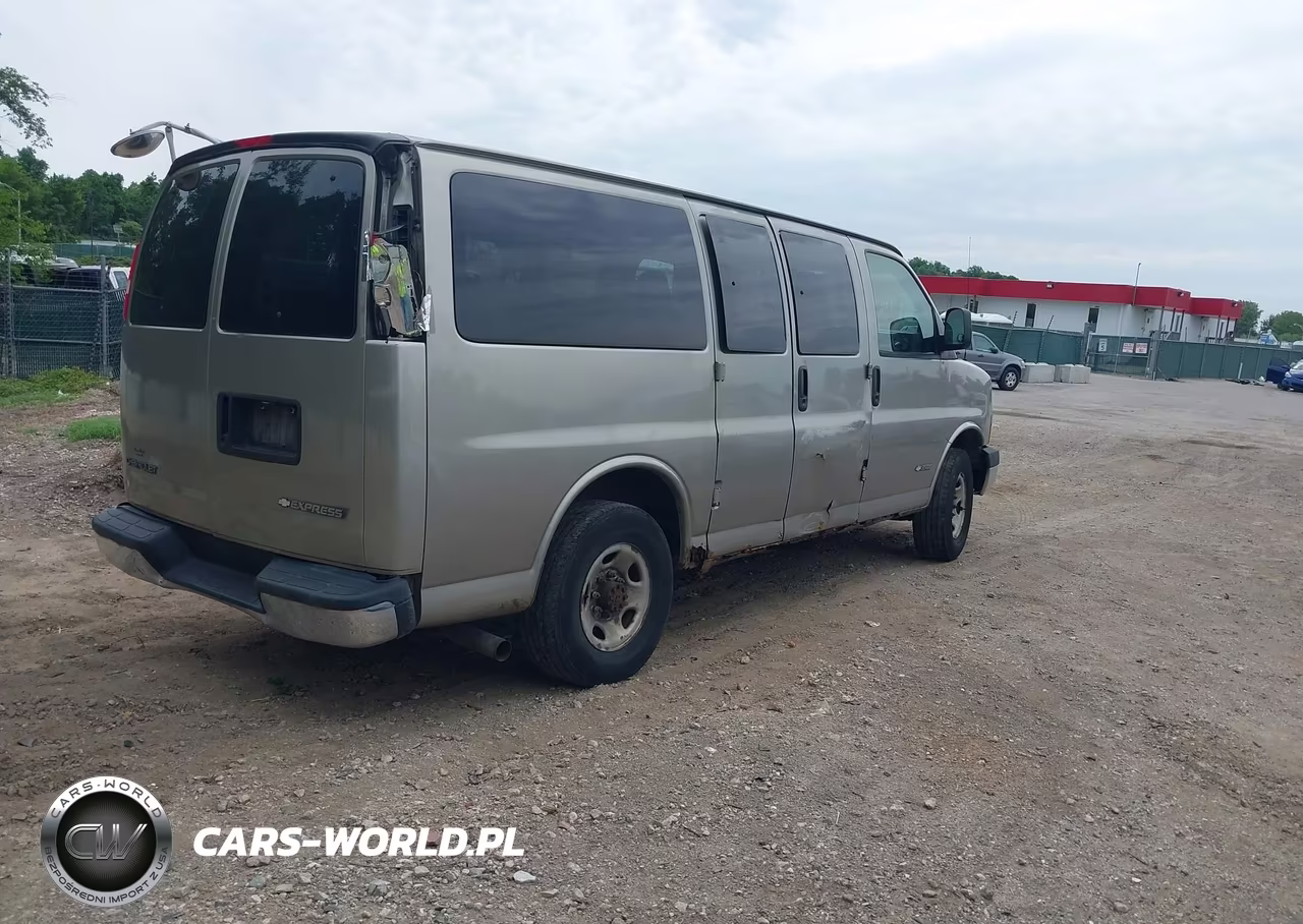 2003 Chevrolet Express VIN:1GAHG35U731229875 - 4