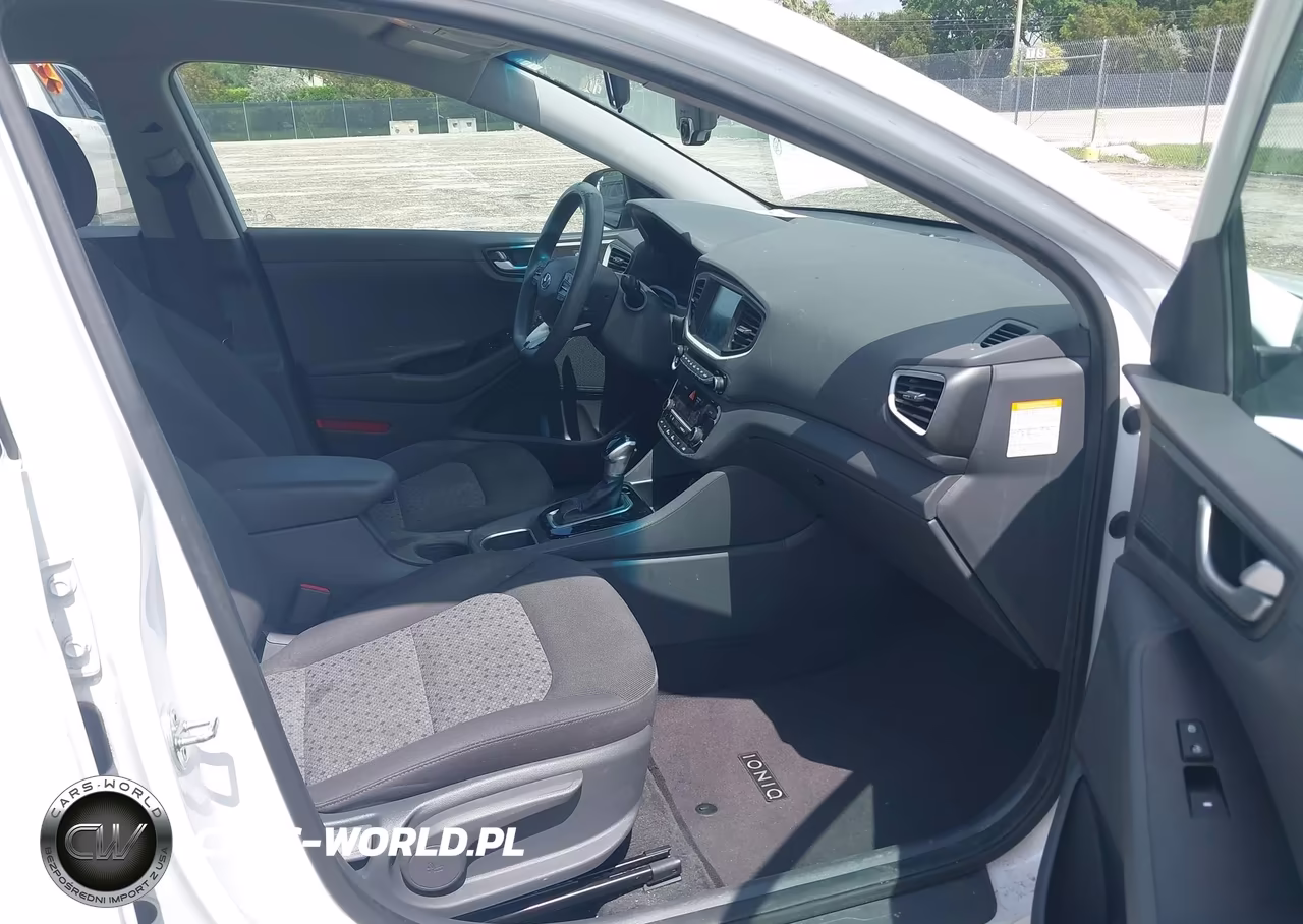 2019 Hyundai Ioniq Hybrid Blue VIN:KMHC65LC8KU158446 - 5