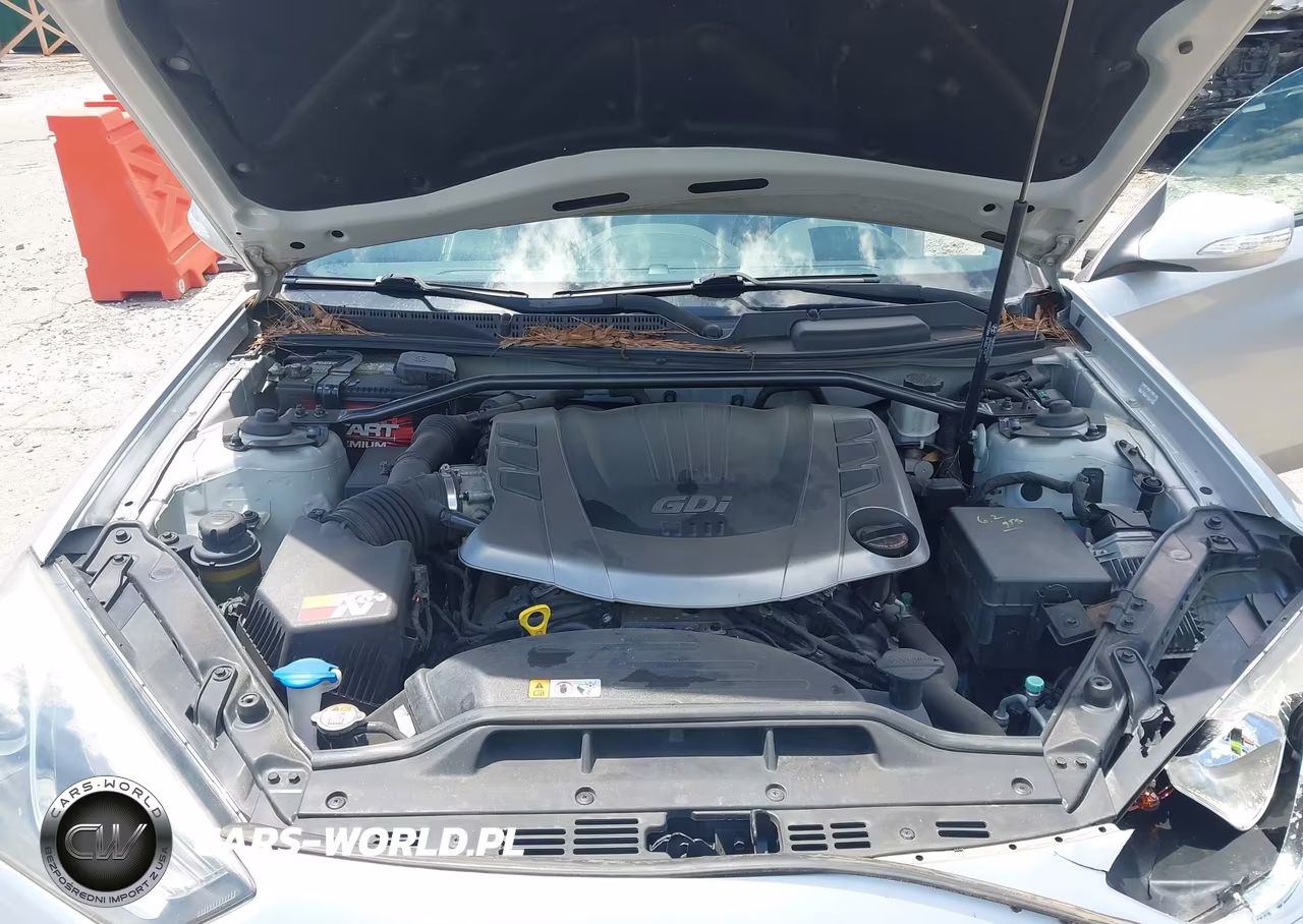 2013 Hyundai Genesis 3.8 Grand Touring VIN:KMHHU6KJ8DU086149 - 10