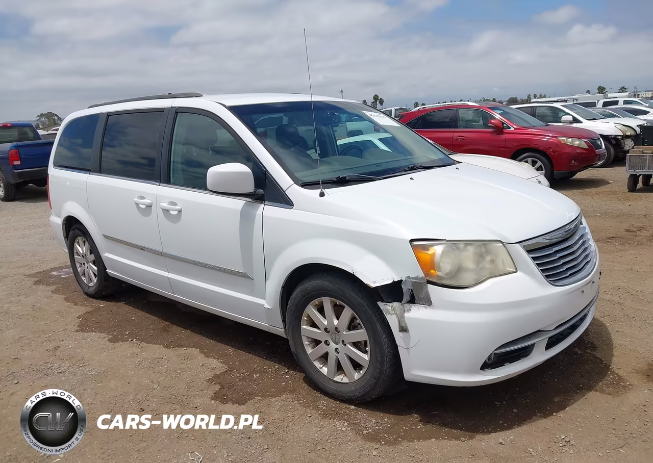 2014 Chrysler Town & Country Touring – zdjęcie 1 z 11