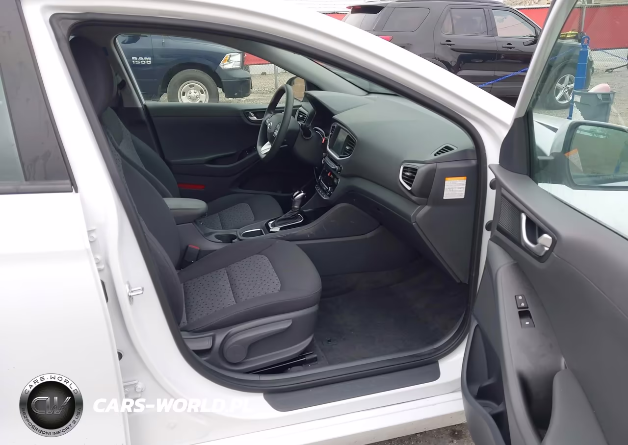 2019 Hyundai Ioniq Hybrid Blue VIN:KMHC65LC0KU107989 - 5