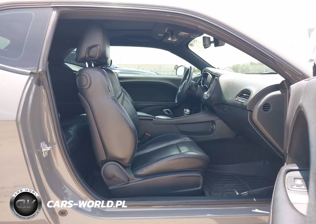 2018 Dodge Challenger Sxt Plus VIN:2C3CDZAG0JH233072 - 5