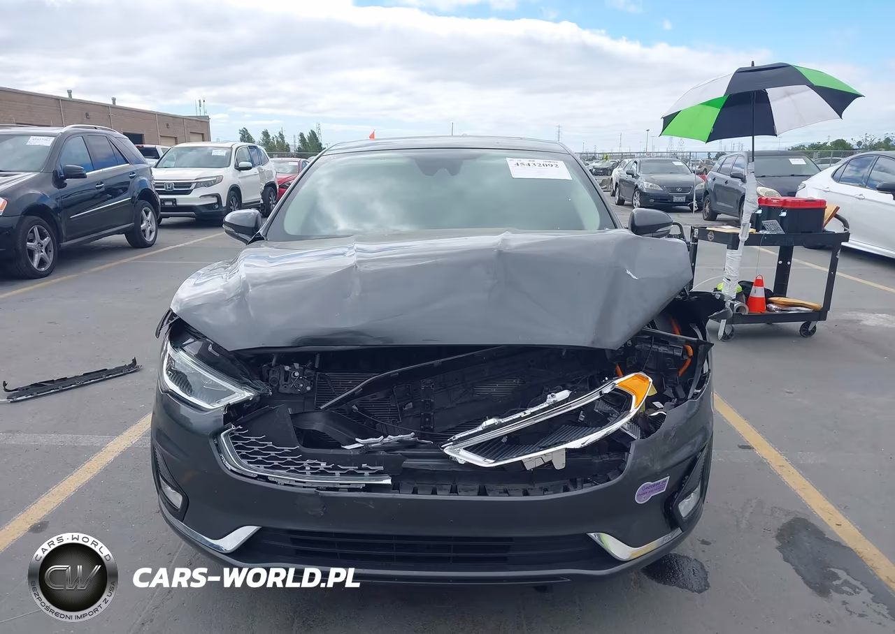 2019 Ford Fusion Energi Titanium VIN:3FA6P0SU9KR201796 - 12