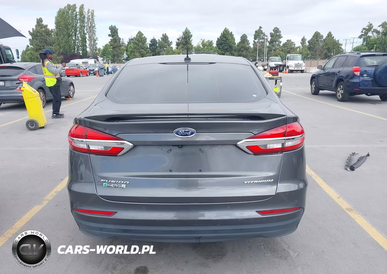 2019 Ford Fusion Energi Titanium VIN:3FA6P0SU9KR201796 - 16