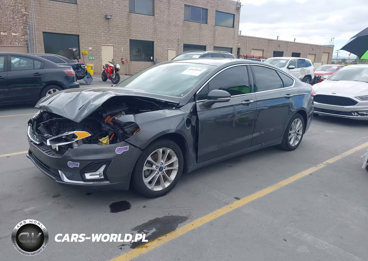 2019 Ford Fusion Energi Titanium VIN:3FA6P0SU9KR201796 - 2