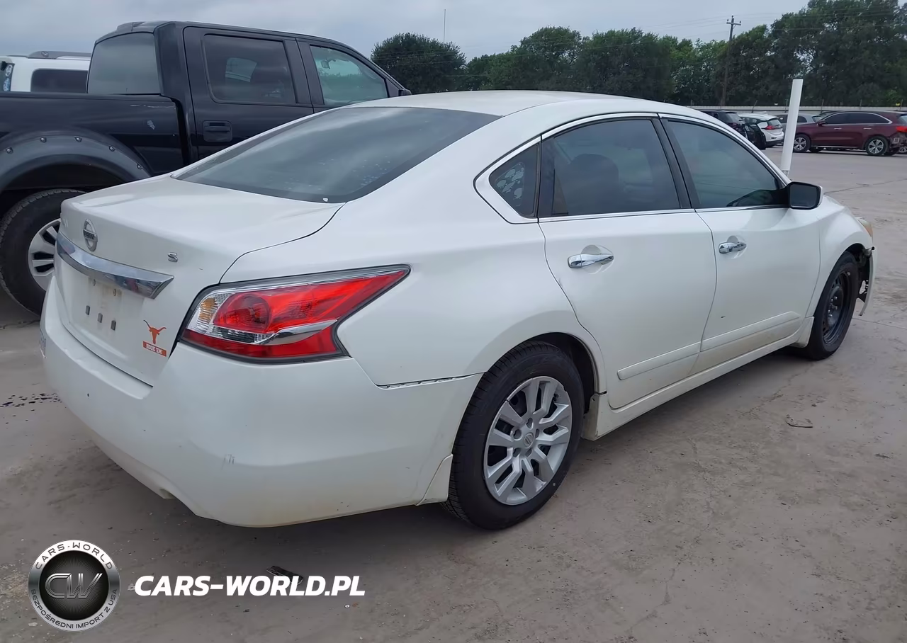 2015 Nissan Altima 2.5 S VIN:1N4AL3AP7FC577677 - 4