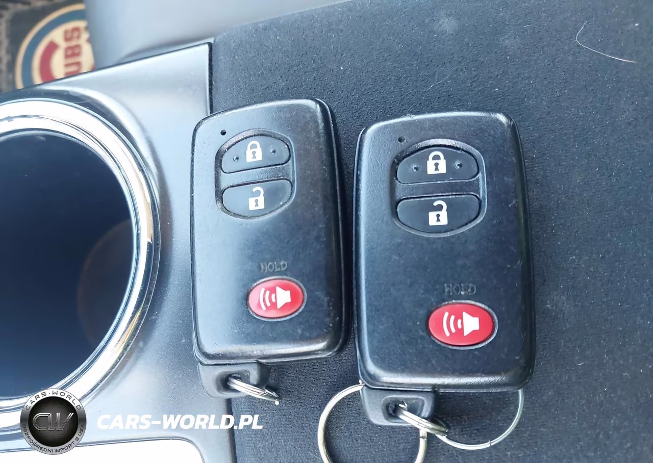 2012 Toyota Prius V Five VIN:JTDZN3EU8C3168140 - 11