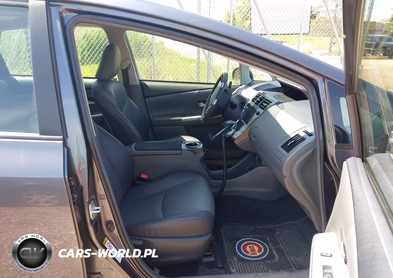 2012 Toyota Prius V Five VIN:JTDZN3EU8C3168140 - 5