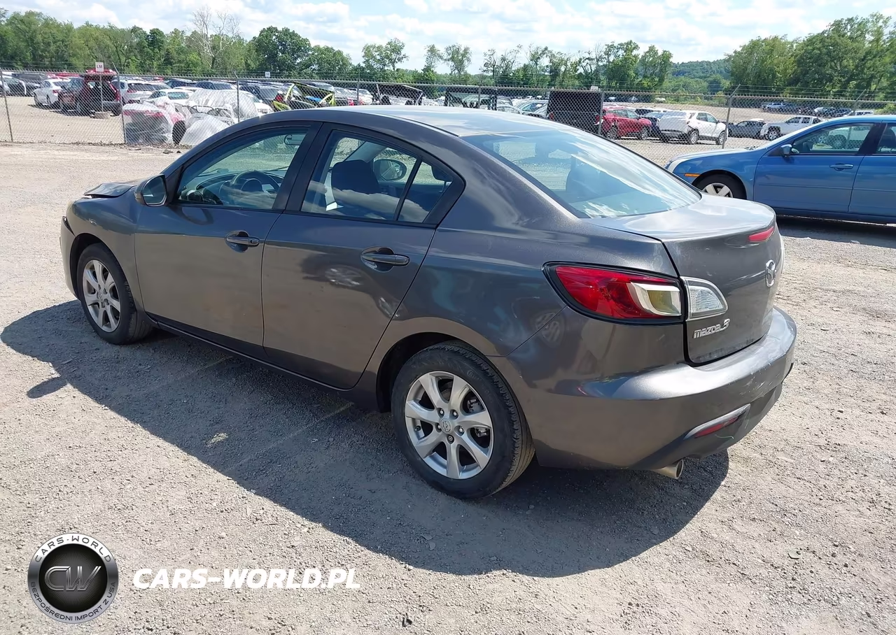 2011 Mazda Mazda3 I Touring VIN:JM1BL1VG7B1415518 - 3