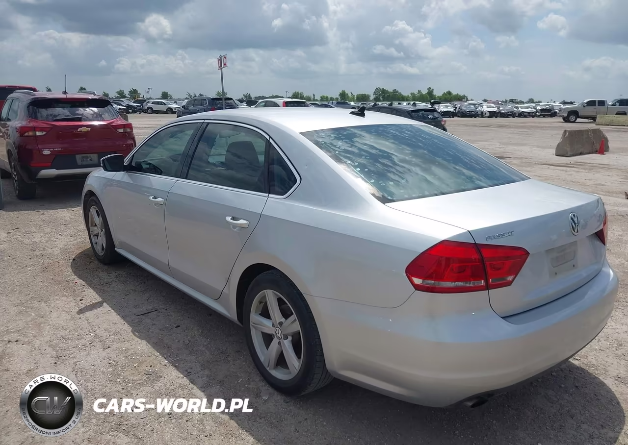 2015 Volkswagen Passat 1.8T Limited Edition VIN:1VWAS7A3XFC082310 - 17