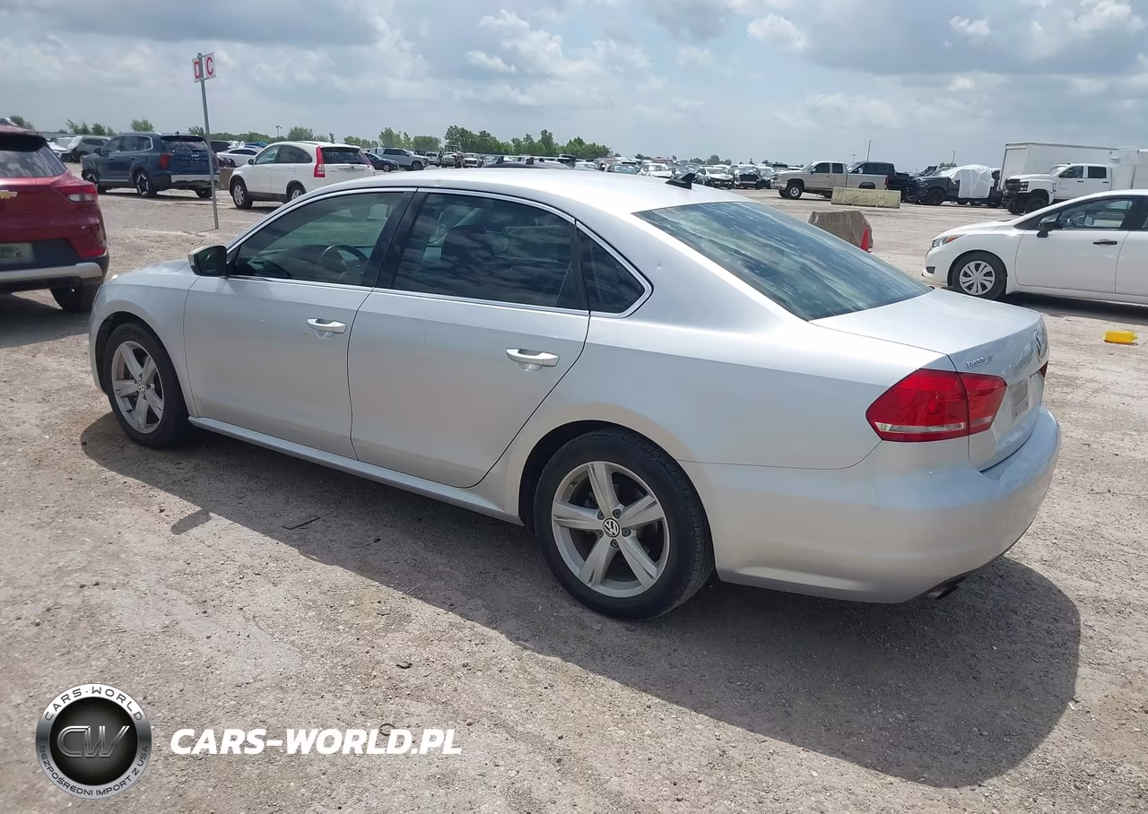 2015 Volkswagen Passat 1.8T Limited Edition VIN:1VWAS7A3XFC082310 - 3