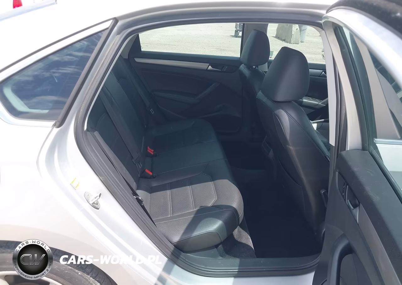 2015 Volkswagen Passat 1.8T Limited Edition VIN:1VWAS7A3XFC082310 - 8