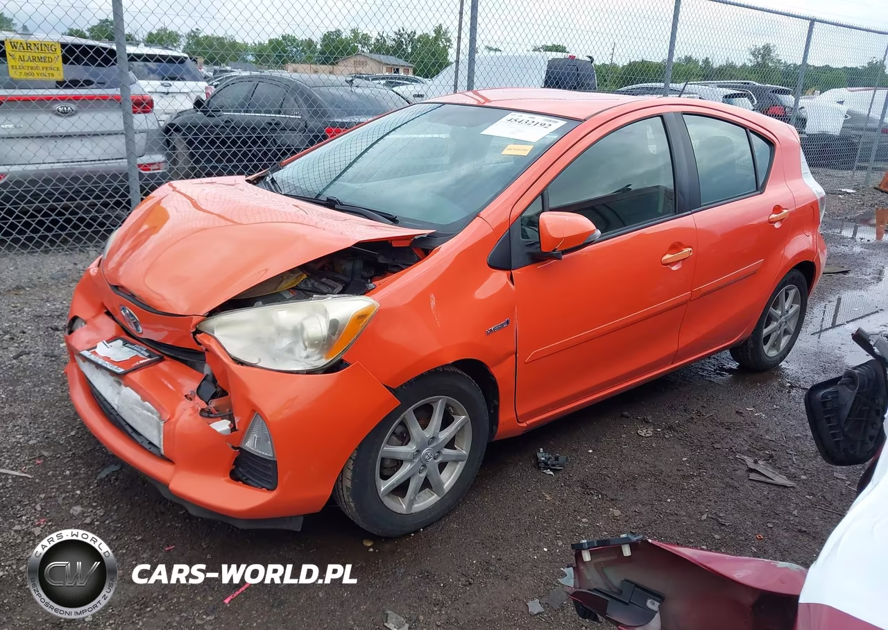 2012 Toyota Prius C Three VIN:JTDKDTB32C1029424 - 2