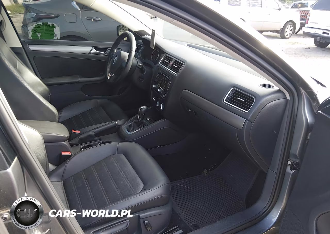 2014 Volkswagen Jetta Sel VIN:3VWL17AJ2EM384813 - 5