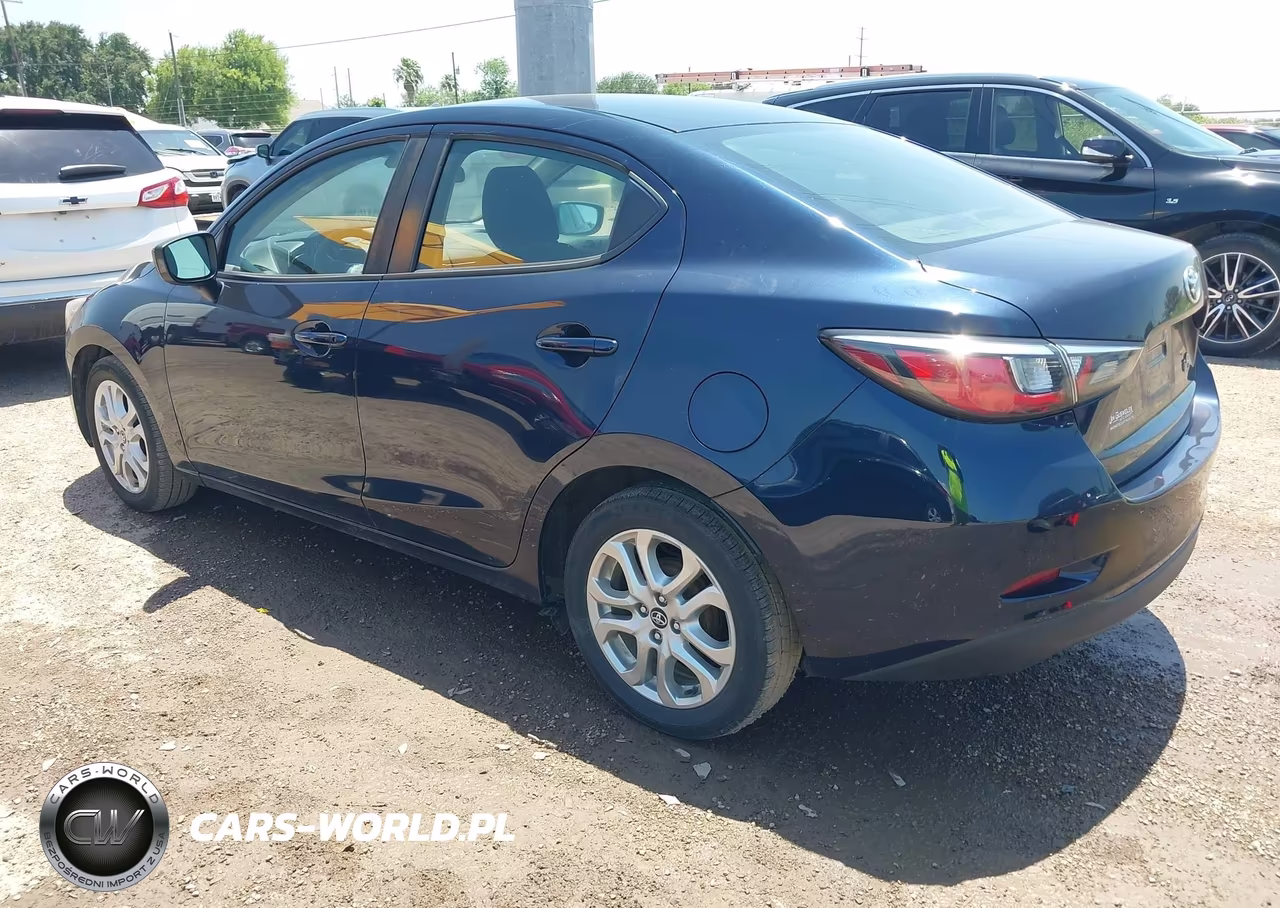 2018 Toyota Yaris Ia VIN:3MYDLBYV2JY317050 - 3