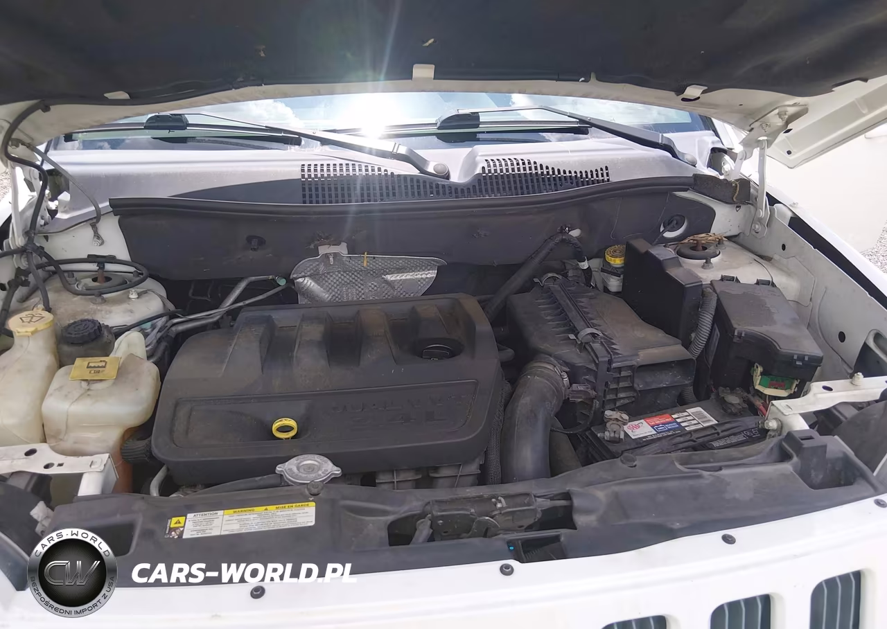 2010 Jeep Compass Latitude VIN:1J4NT1FB4AD626375 - 10