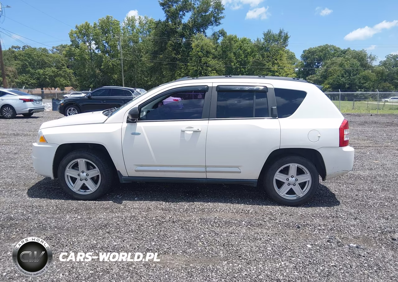 2010 Jeep Compass Latitude VIN:1J4NT1FB4AD626375 - 14