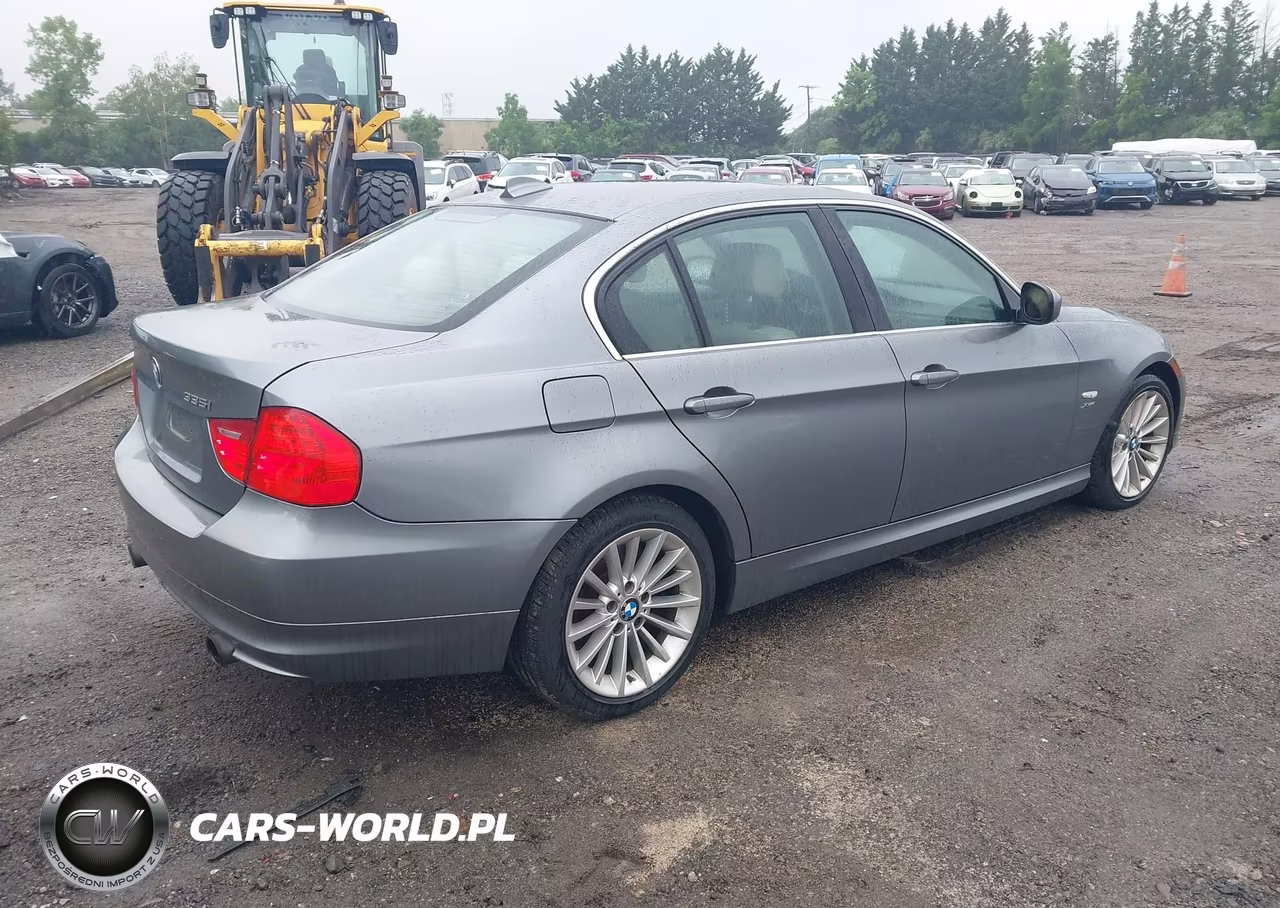 2011 BMW 335I xDrive VIN:WBAPL5G59BNN21936 - 4