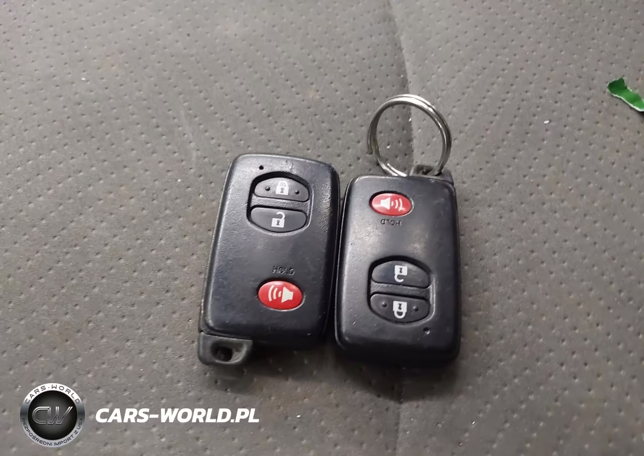2013 Toyota Prius Two VIN:JTDKN3DU5D1634784 - 11